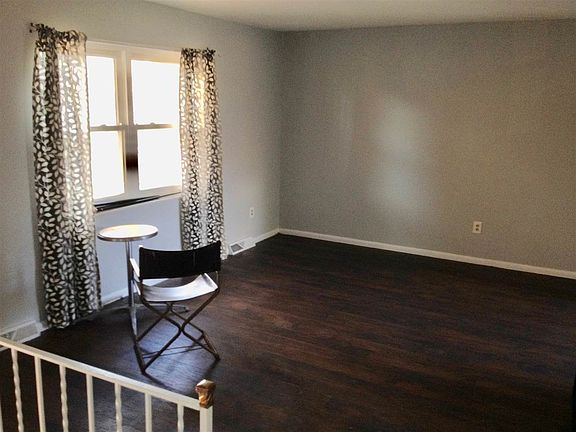 5th image of 834 Wesley Dr