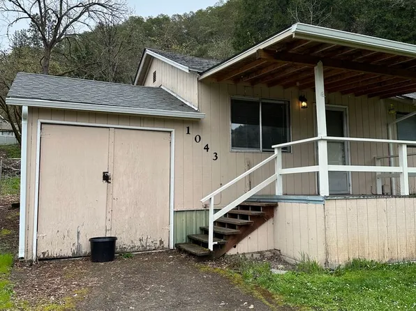 1043 W Nevada Ct, Roseburg, OR 97471