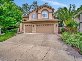 8826 Holly Leaf Dr, Windsor, CA 95492
