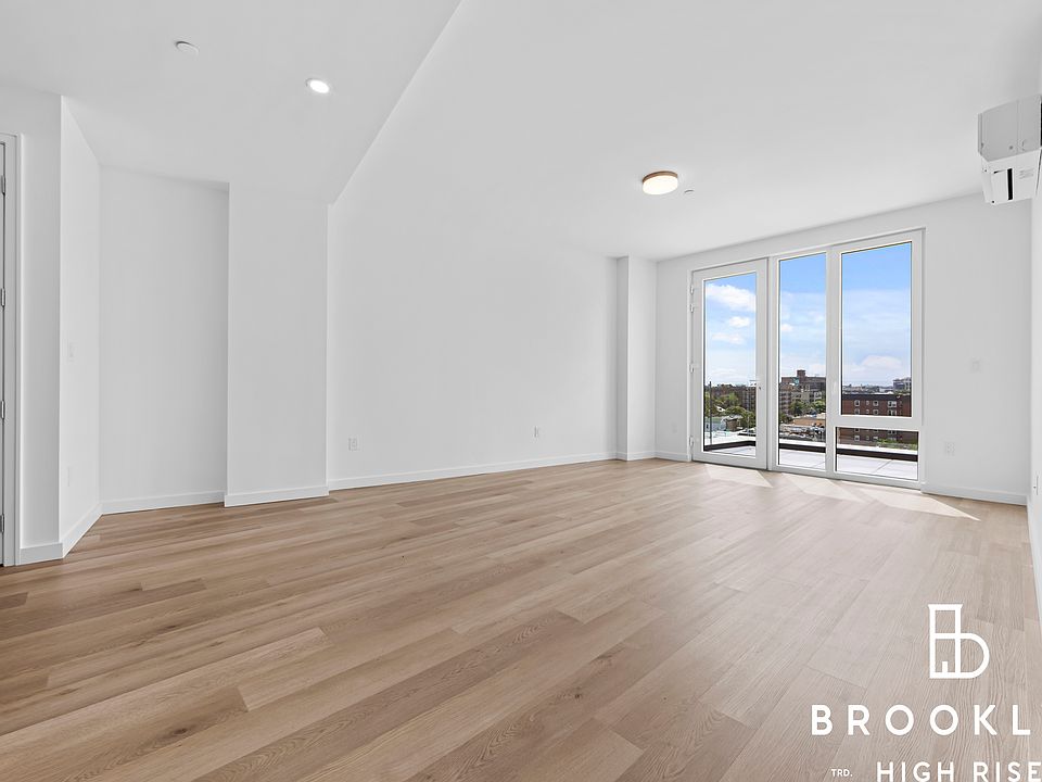 1st image of 50 E 10th St #804