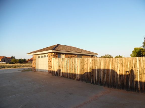 3rd image of 1805 Cedar Creek Dr