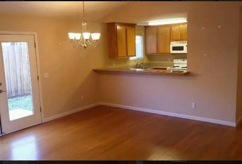 2nd image of 359 E Acacia St #3