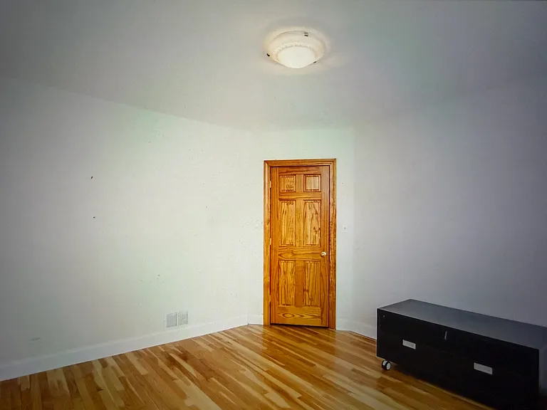 4340 Kolze Ave — Photo 9