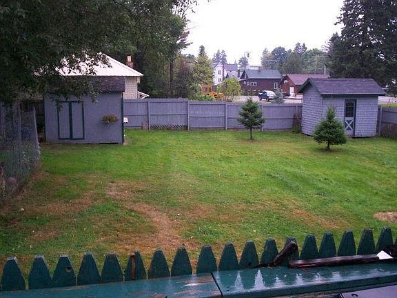 4th image of 8 Roosevelt Ln