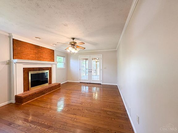3rd image of 2086 Resor Rd
