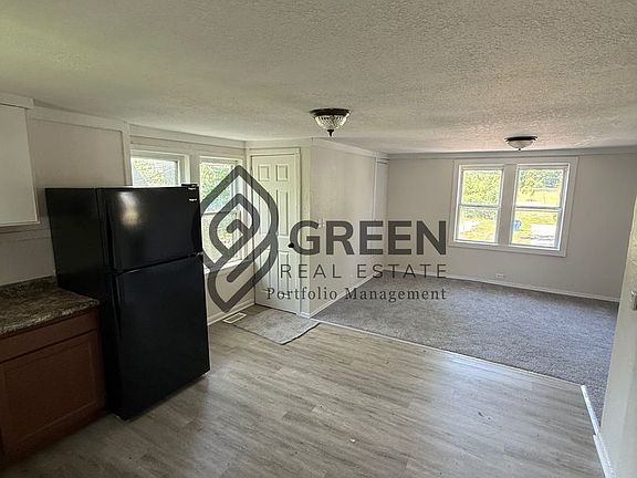 3rd image of 229 S Sibley Ave #3