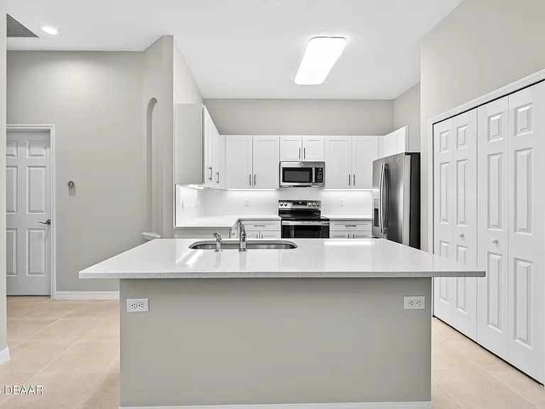 1119 Hansberry Ct — Photo 12