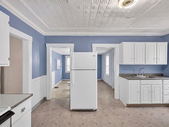 3rd image of 68 Harvard Ave