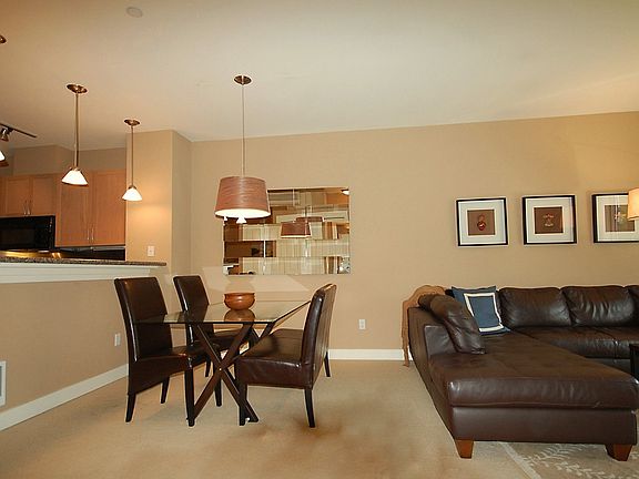 4th image of 3217 Eastlake Ave E APT 304