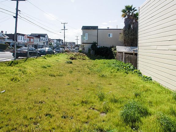 3rd image of 201 Vista Grande Ave