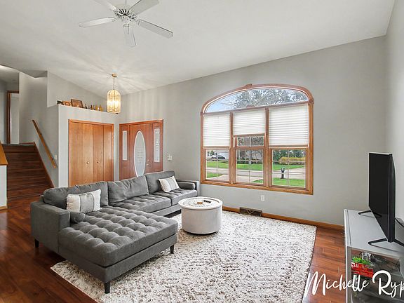 4th image of 477 Pine Wood Ct