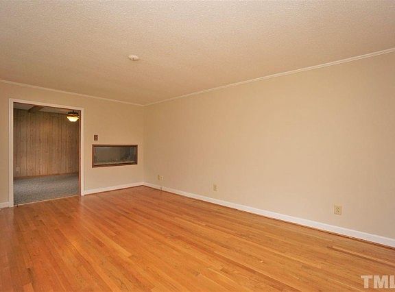 4th image of 505 Country Club Dr
