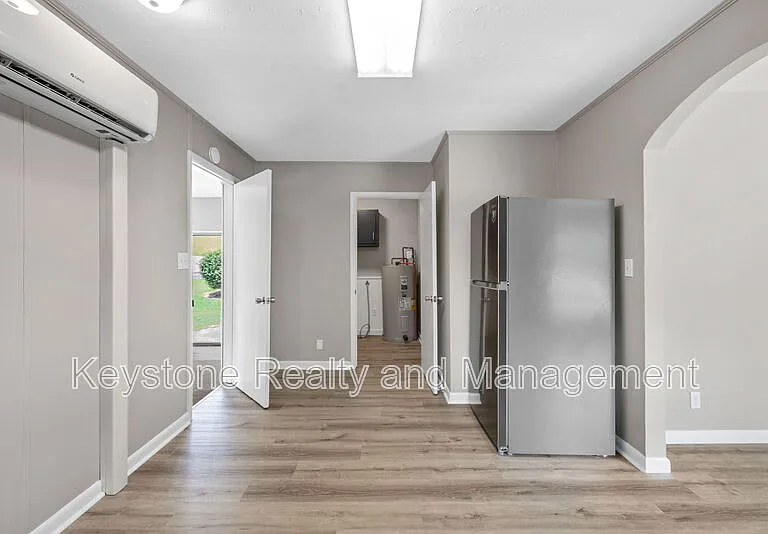 103 Cayce Ave — Photo 8