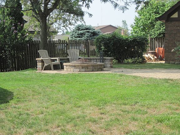 4th image of 17633 Oakwood Dr