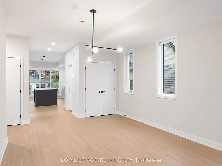 49 Grosvenor Ave #3 — Photo 6