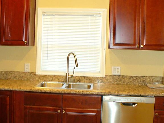 4th image of 520 W Route 66 APT 1