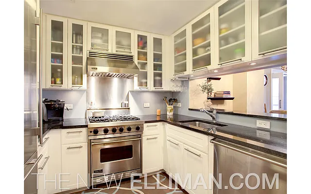 Sold by Douglas Elliman | media 8