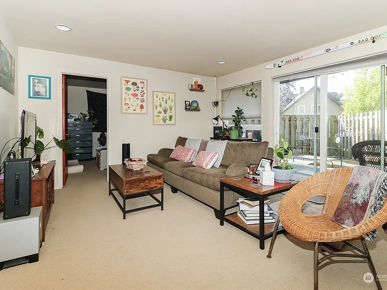 409 NW Market St #409 — Photo 5