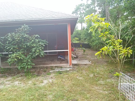 4th image of 1525 SW Nervia Ave