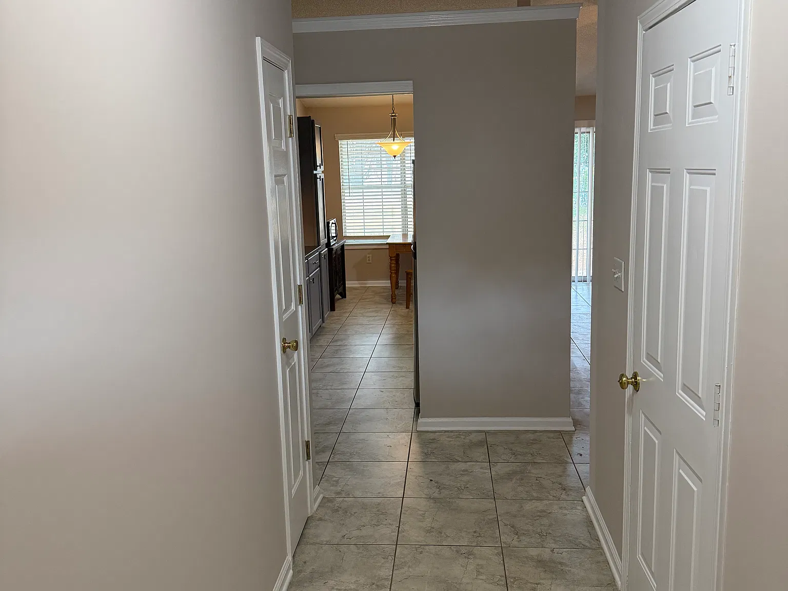 3 bed, 1260 sqft, $1,650 — Photo 4