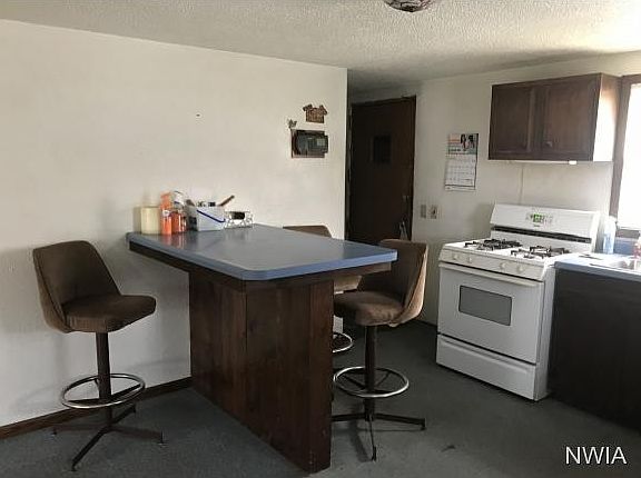 4th image of 622 8th Ave