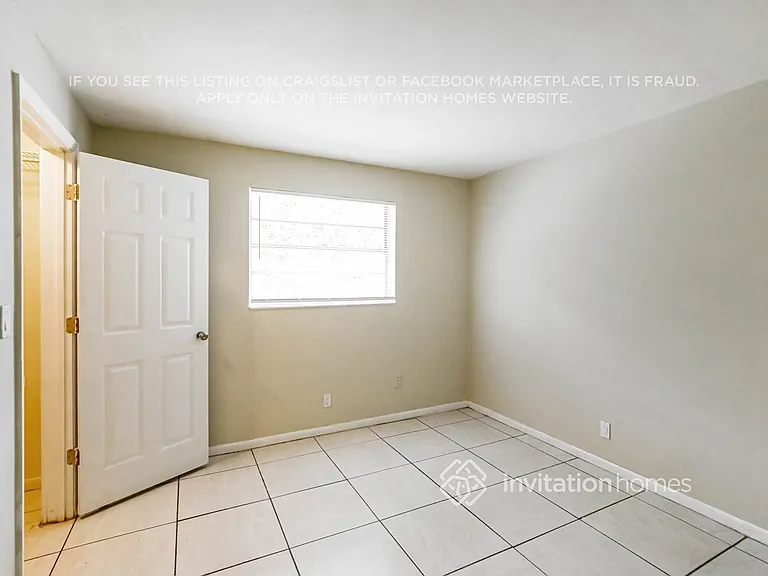 1380 SW 26th Ter — Photo 13