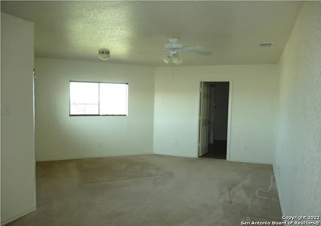 3 bed, 2.5 bath, 1872 sqft, $1,600 — Photo 4