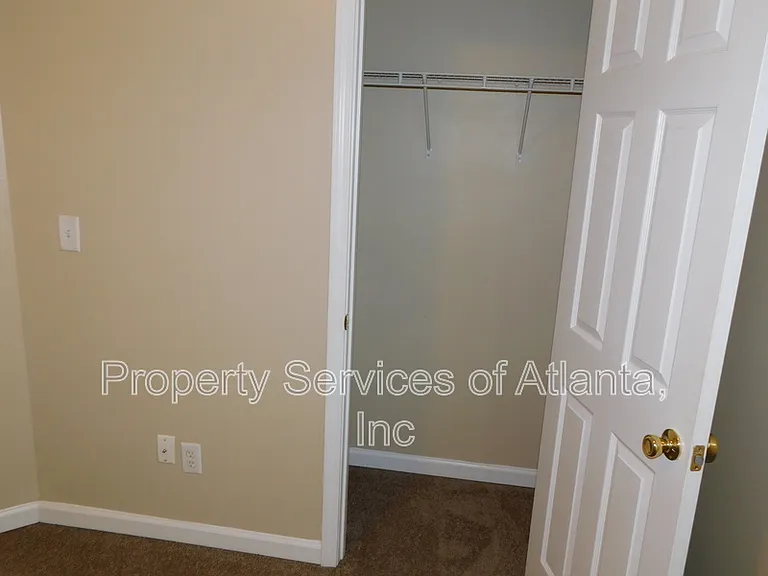 2379 Tullamore Cir — Photo 17