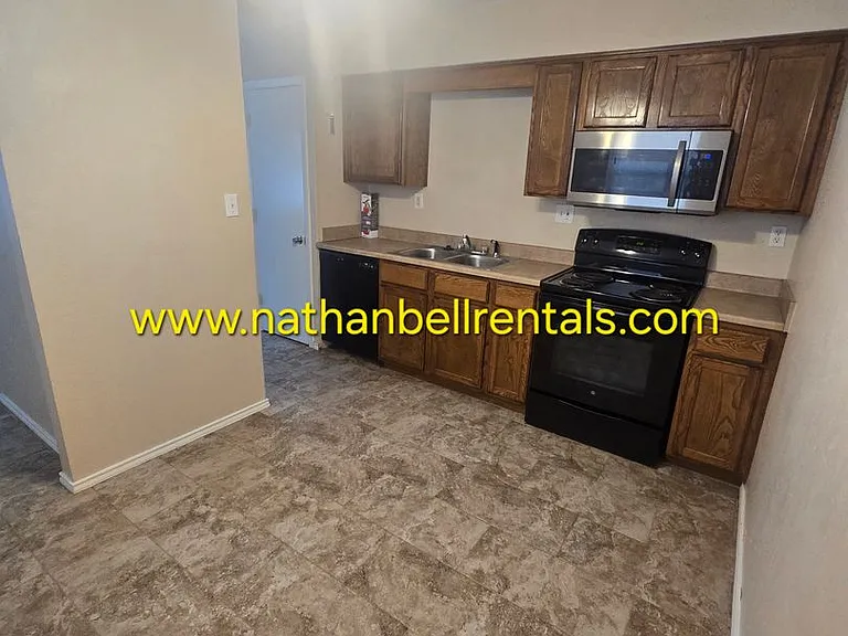 1665-1679 Ballard Dr — Photo 10