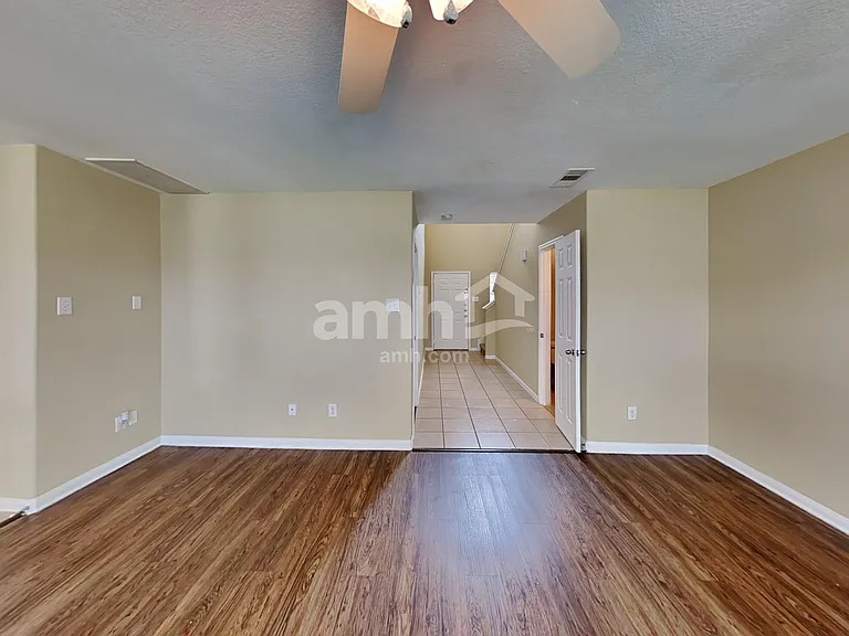 9415 White Diamond Ln — Photo 6