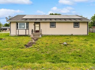 2203 S 6th St, Fayetteville, IL 62258