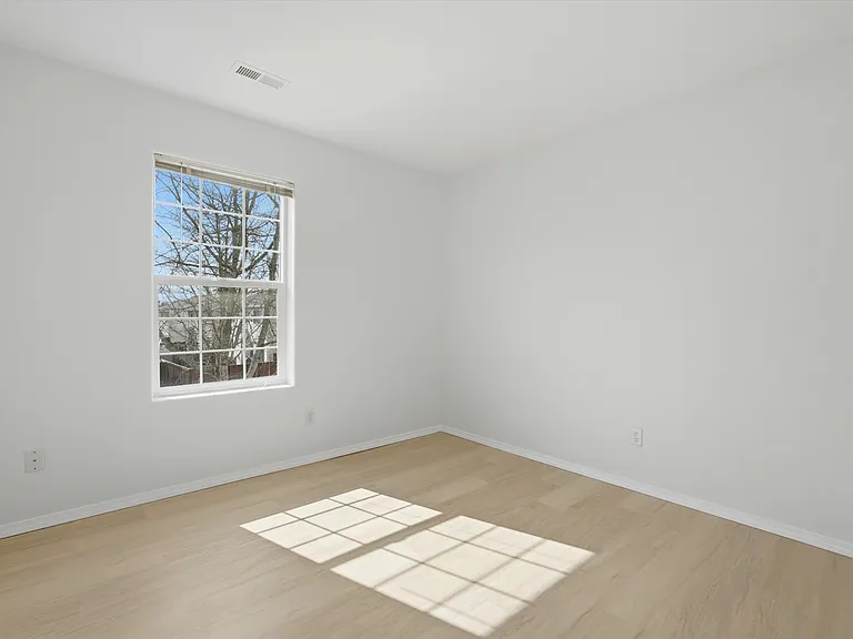 6959 NE Willowgrove St — Photo 11