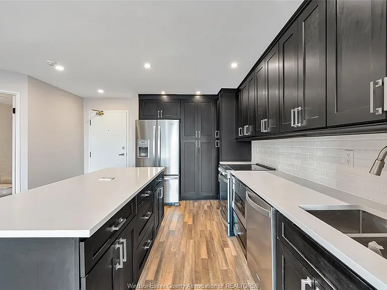 75 Riverside Dr E #1902 — Photo 7