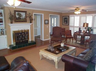 262 Thornwood Dr SE, Calhoun, GA 30701