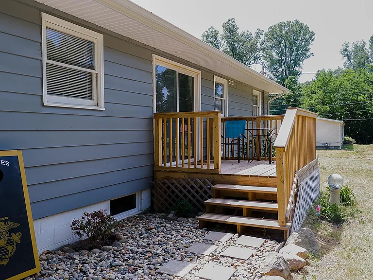 844 Adams St — Photo 4