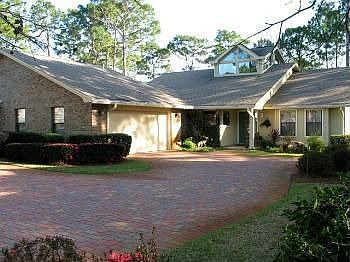 2nd image of 104 Baywind Dr