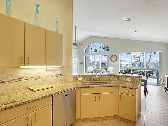 122 NW Swann Mill Cir — Photo 15