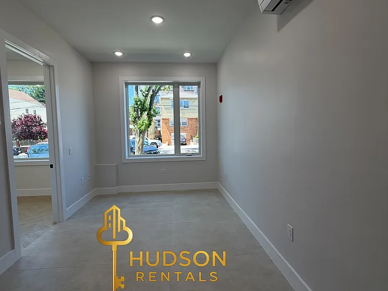 40 Lembeck Ave #102 — Photo 2
