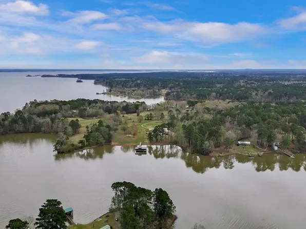 111 Cypress Bay Ldg, Milam, TX 75959