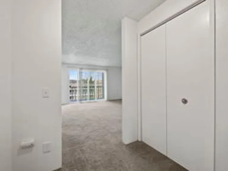 Park Ridge Apartments — Photo 94
