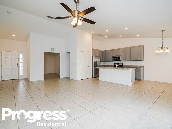 5th image of 437 Brookfield Dr