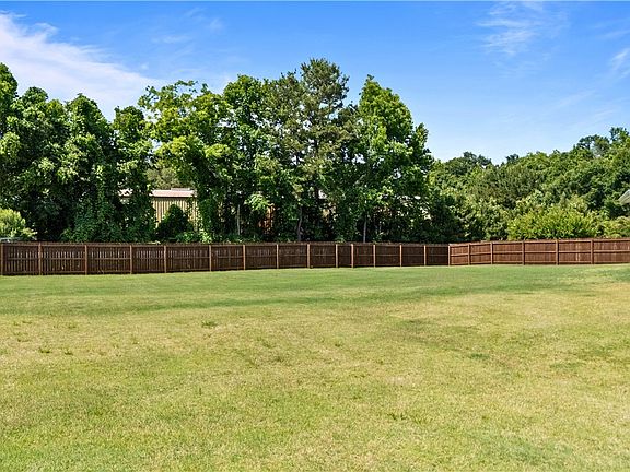 5th image of 2702 E Point Dr