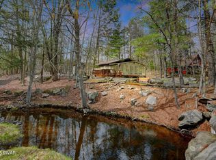 17 Cliffwood Rd, Lake Ariel, PA 18436