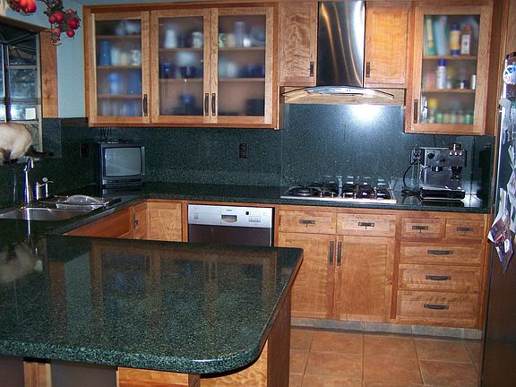 Kitchen - Cherry Cabinets 