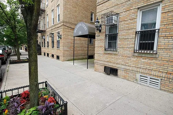 Sold by Sotheby's International Realty | media 12