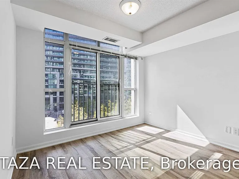 35 Bastion St #609 — Photo 7