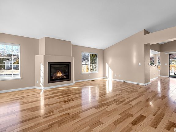 4th image of 1002 Sunnybrook Ln
