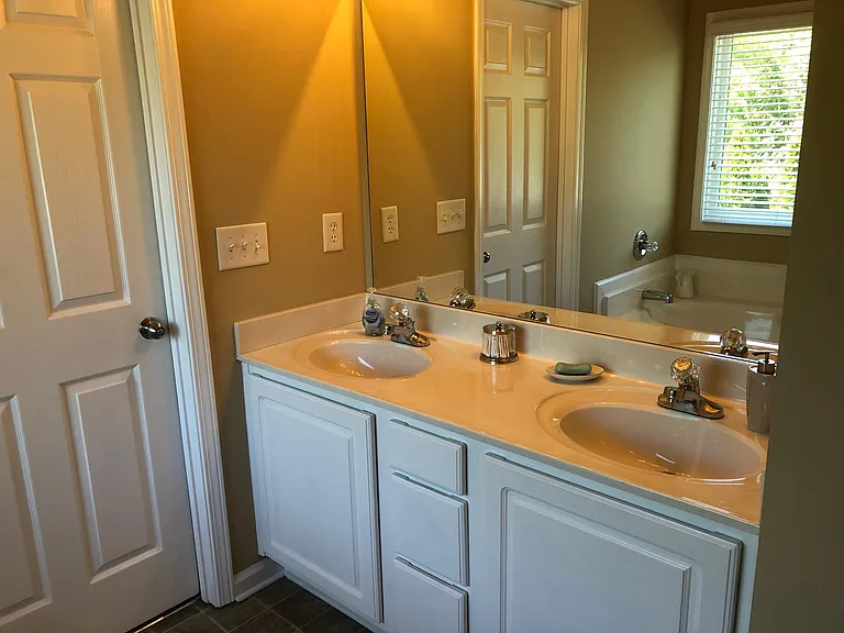 3901 Portland Trail Dr — Photo 24
