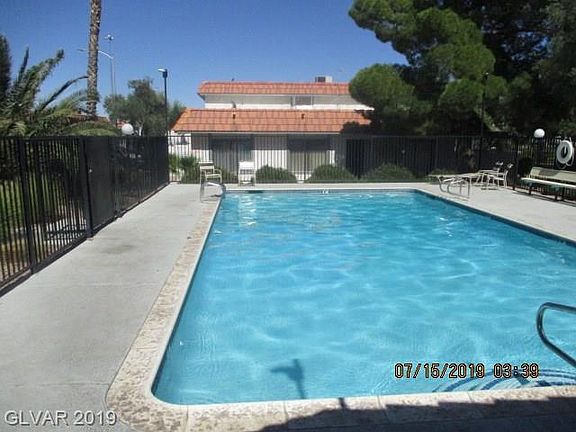 2nd image of 1028 Willow Tree Dr Unit A