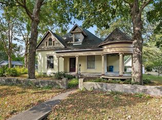 219 W 3rd St, Trenton, IL